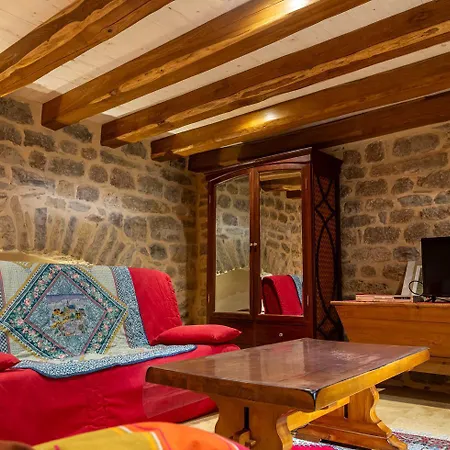 Holiday home Des Grands-parents 4/6 Personnes *