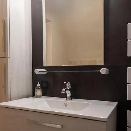 Des Grands-parents 4/6 Personnes Holiday home Saint-Etienne-du-Valdonnez