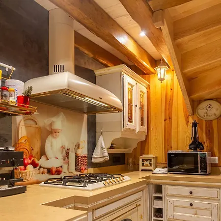 Holiday home Des Grands-parents 4/6 Personnes Saint-Etienne-du-Valdonnez