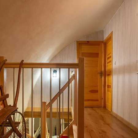 Des Grands-parents 4/6 Personnes Holiday home Saint-Etienne-du-Valdonnez